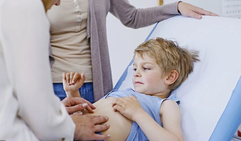 identifikácia parazitov lekárom u dieťaťa